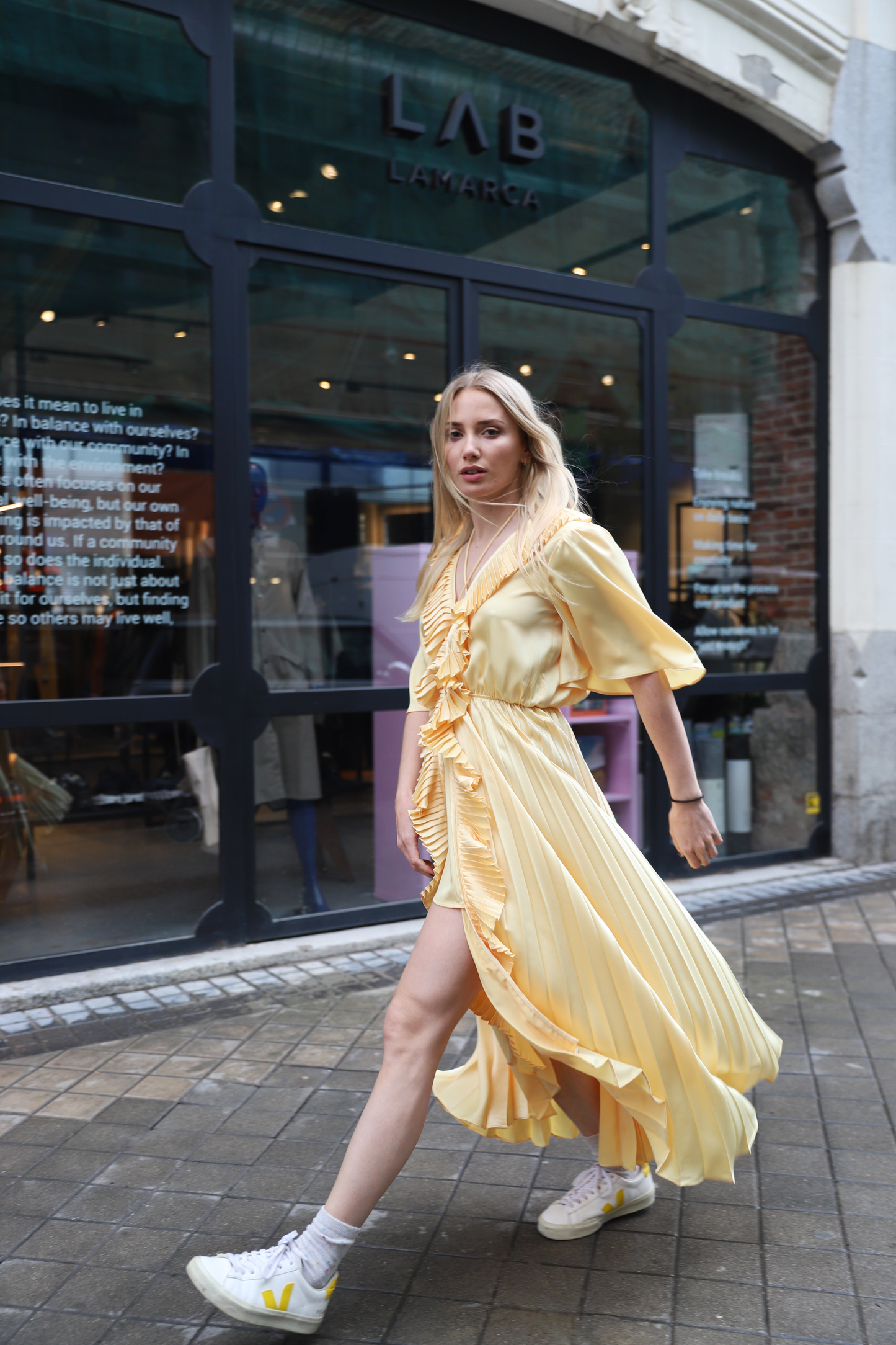 <transcy>SOPHIE YELLOW DRESS</transcy>