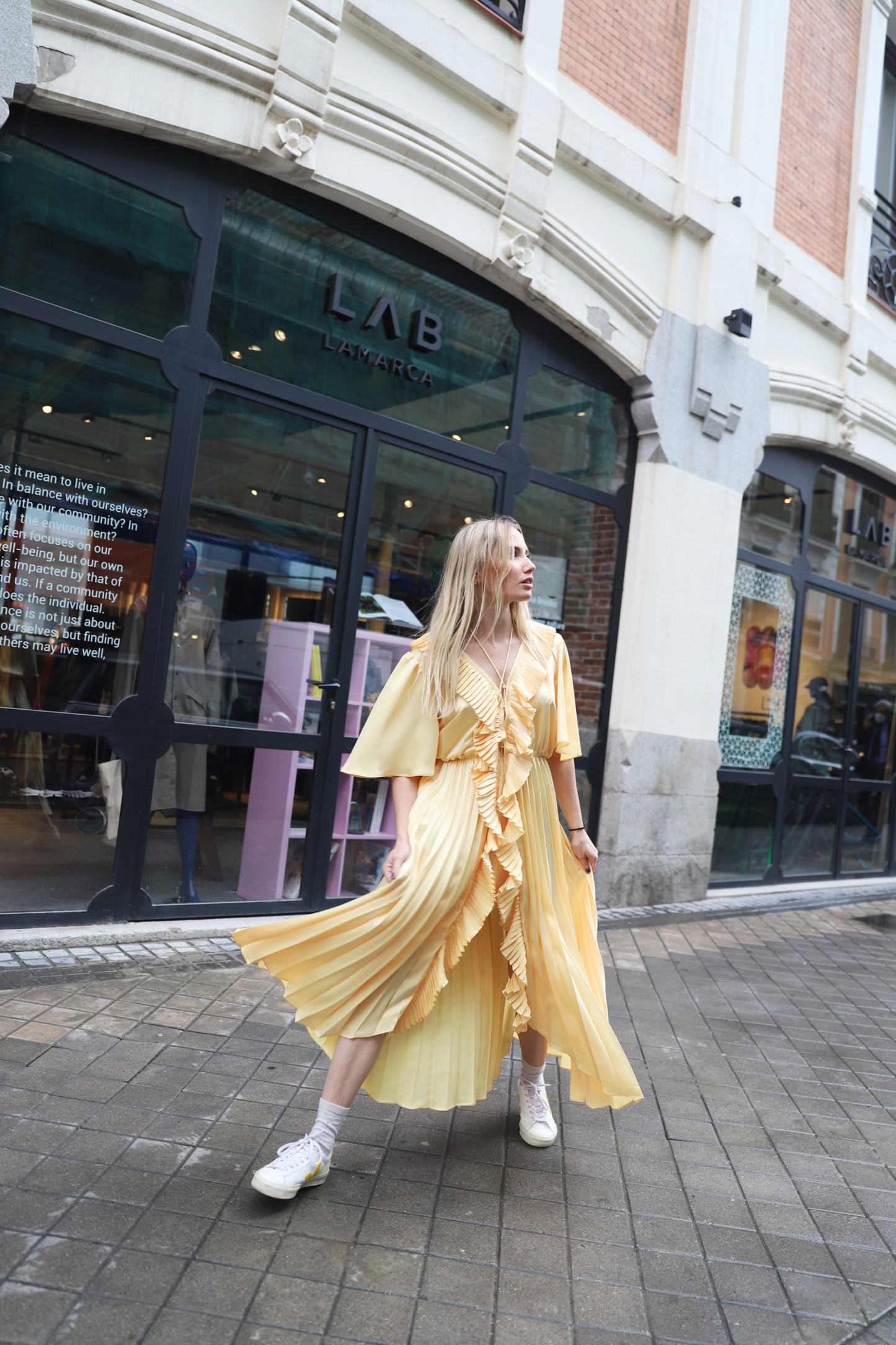 <transcy>SOPHIE YELLOW DRESS</transcy>